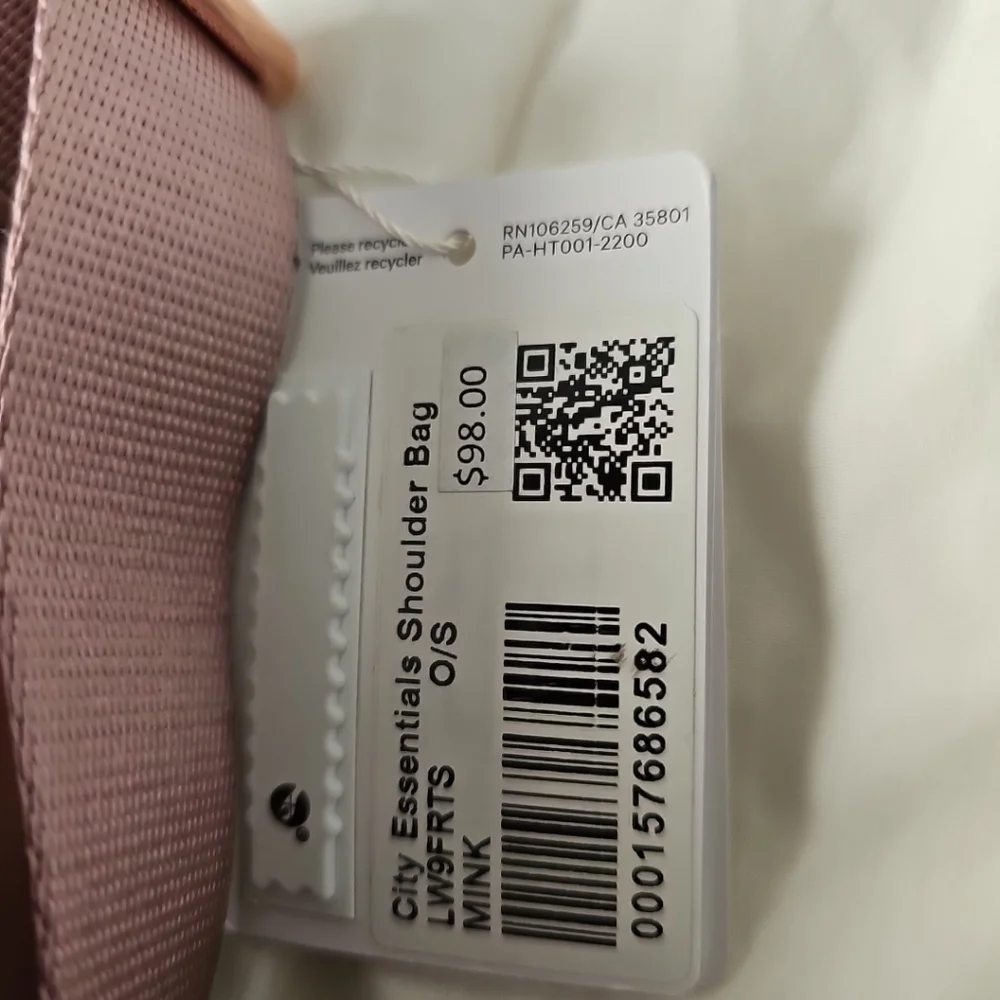 Lululemon Blush City Essentials Shoulder Bag, NWT - Picture 9 of 9